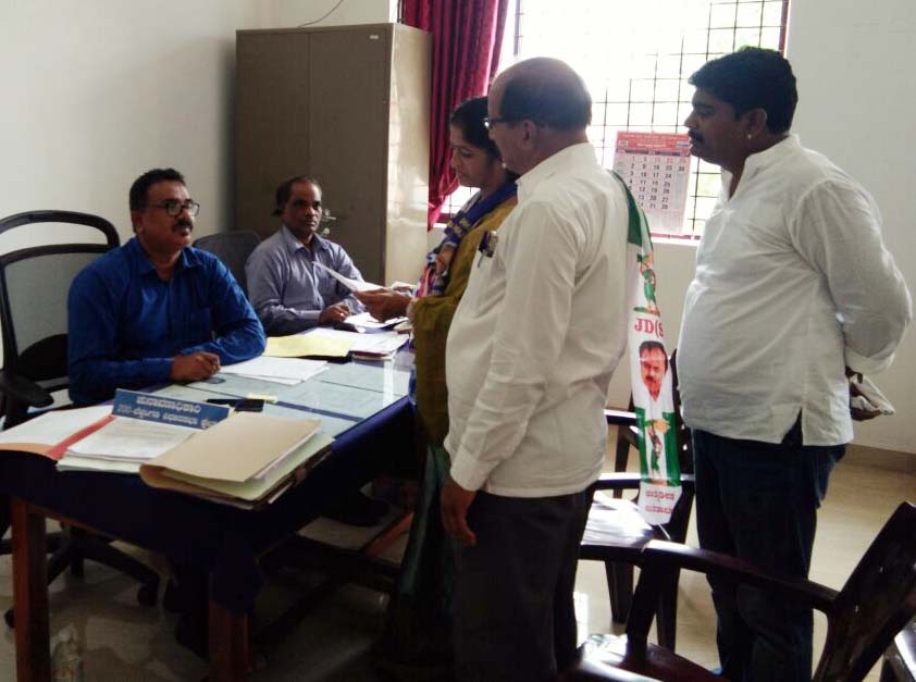 ಬೆಳ್ತಂಗಡಿ :  ಜೆಡಿಎಸ್‌ನಿಂದ ಸುಮತಿ ಹೆಗ್ಡೆ ನಾಮಪತ್ರ ಸಲ್ಲಿಕೆ